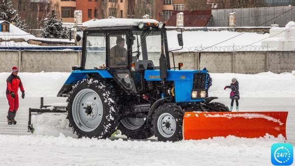 Уборка территории трактором у м. Новогиреево